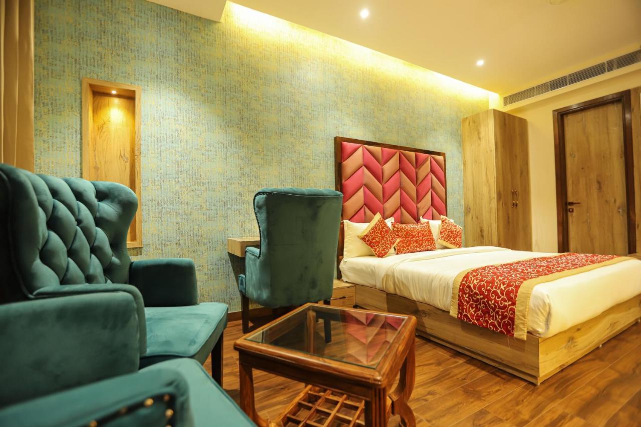 Hotel Golden Lotus Amritsar Bagian luar foto